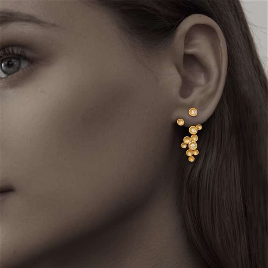 Design Unique Designer Starry Dia Stud Light Elegant High-end Earrings Women's Accessories