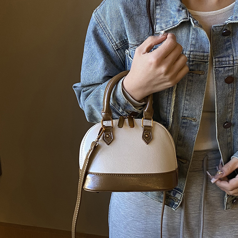 New Autumn And Winter Retro Style Women's Shoulder Bag Designer Bag With Color Block Splicing Luxury Handbag Trend Minimalist Pleated Pattern She