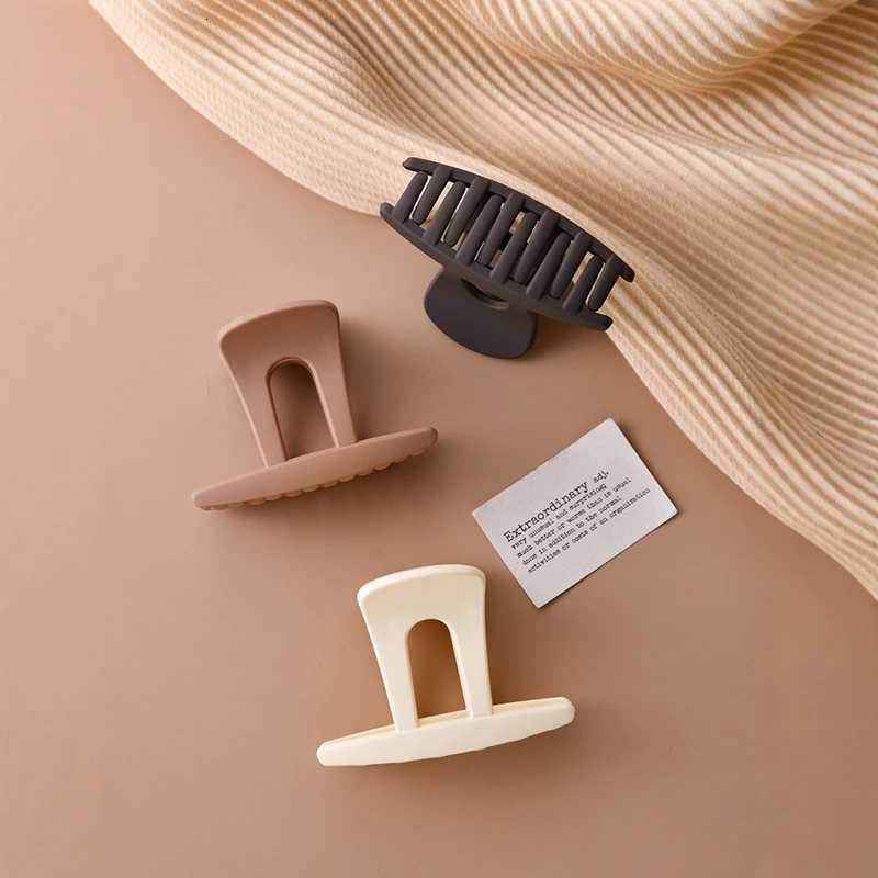 Retro HighEnd Matte Solid Color Resin Hair Clip For Women Stylish Straight Hairpin Shark Clip Hair AccessoryW254021