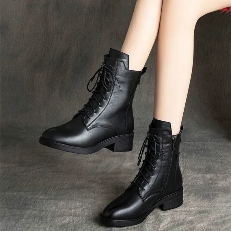 European and American Retro Short Boots Womens Versatile Soft Leather Mid Heel Plush Womens Boots Zapatillas De Mujer 251021