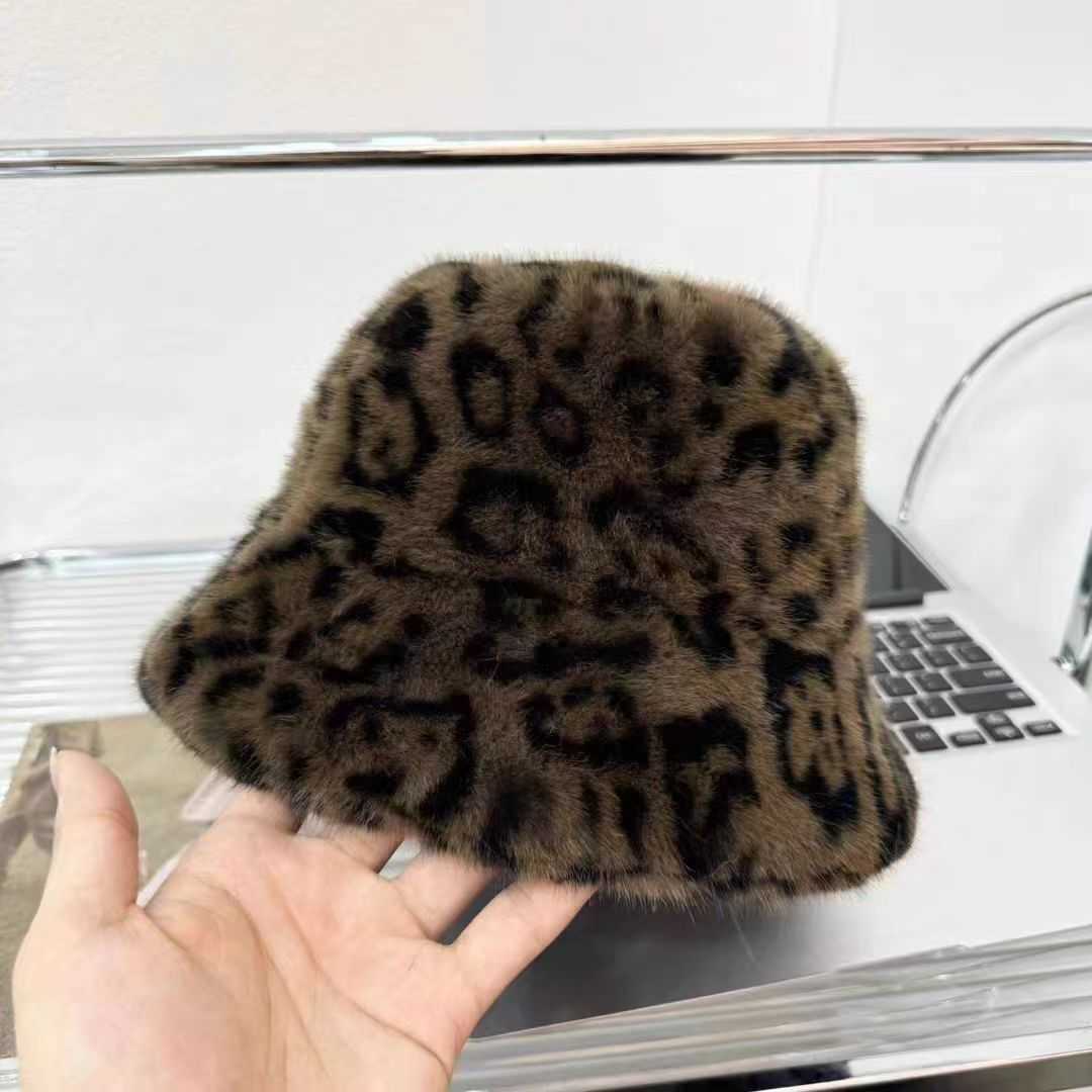 New Trendy Street Style Plush Hat for Women Autumn and Winter Fashion Leopard Print Fisherman Hat Versatile Bucket Hat H251020