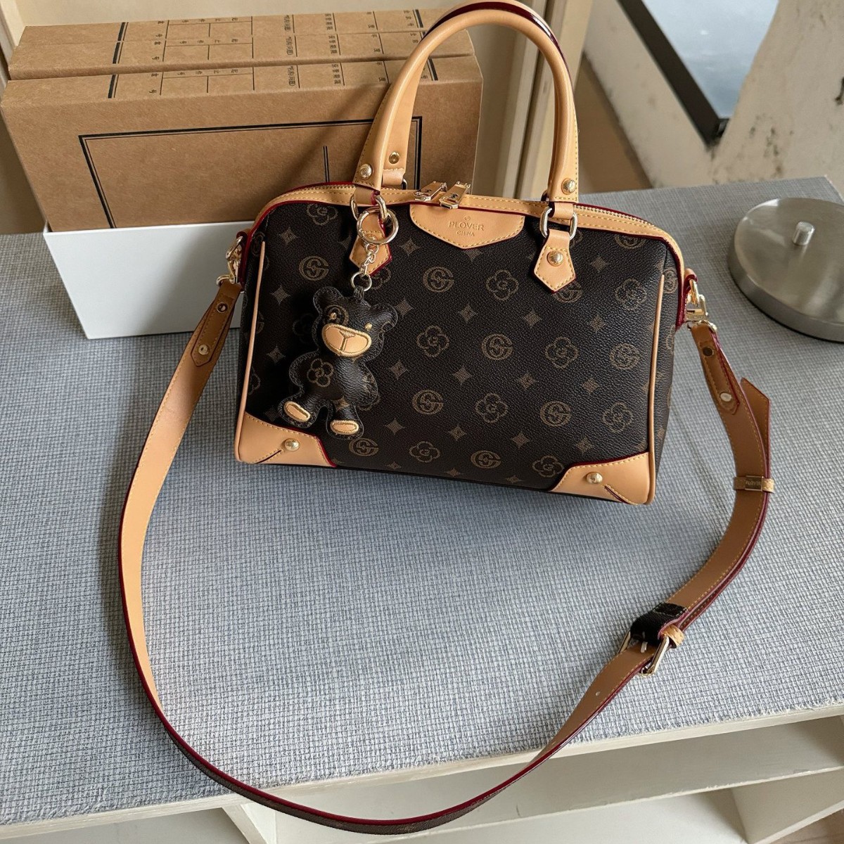 Designer bags new large-capacity plaid fashion versatile commuter shoulder handbag high-end foreign style messenger tote bag