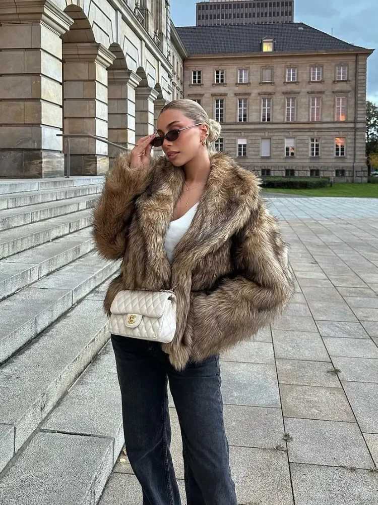 Women Casual Long Sleeved Fur Coat Vneck Loose Short Jackets 2025 Winter Lady Fashion New Style Daily Highstreet Outerwears1 Y251105