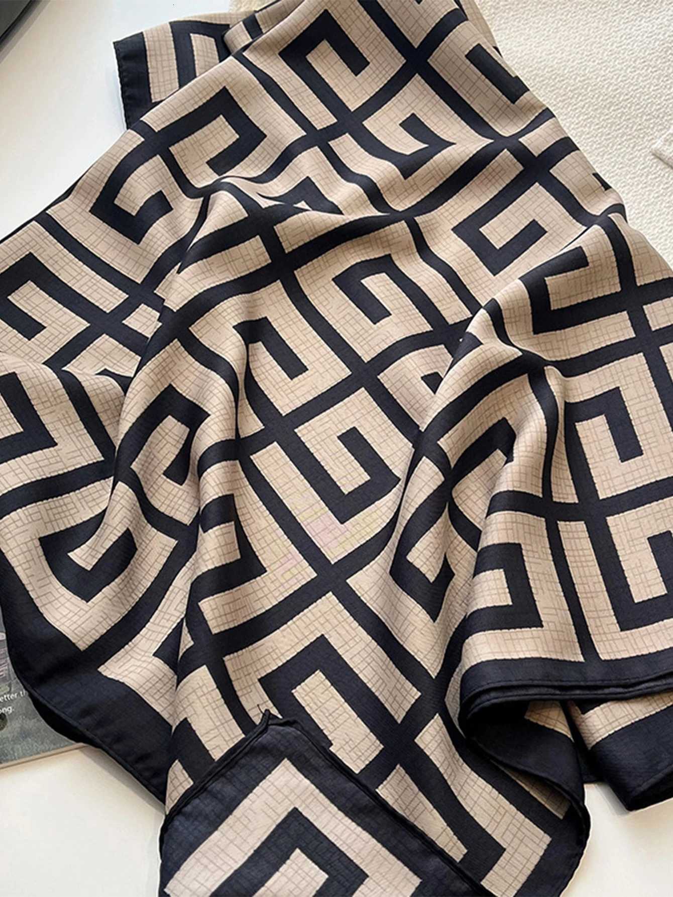 9090cm Luxury Brand Square Silk Scarves Wen Hijab Shawls Fashion Print Kerchi Fme Scarf Foard Bandana Beach PareoW251021