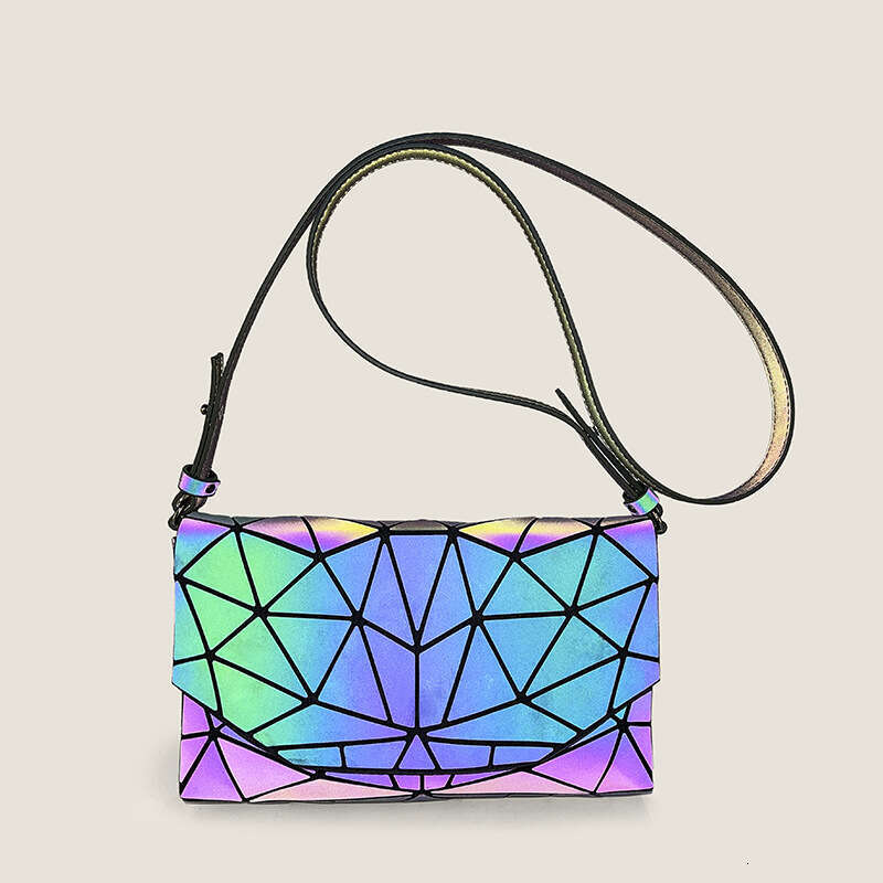 Envelope Luminous Triangle Piece Single Shoulder 2025 New Fashion Versatile Geometric Niche Design Small Square Bag