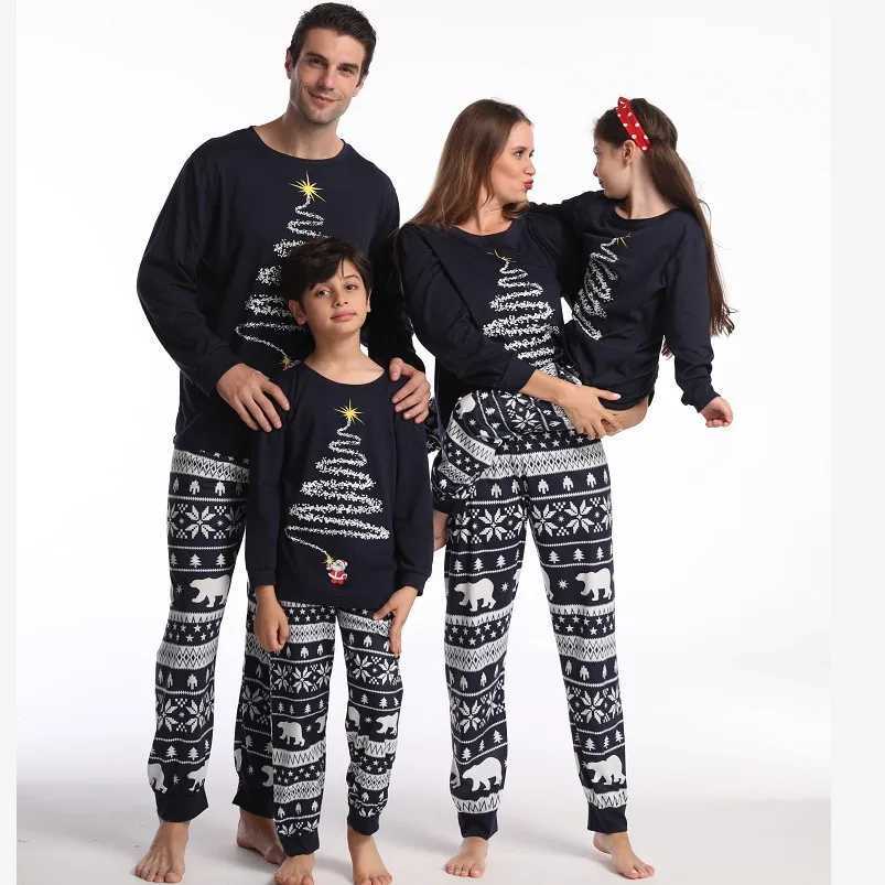 2025 New Family Christmas Pajamas Mom Dad Kids Matching Clothing Set Baby Romper Pjs Soft Loose 2 Pieces Suit Homewear Xmas Look L2510216K3K