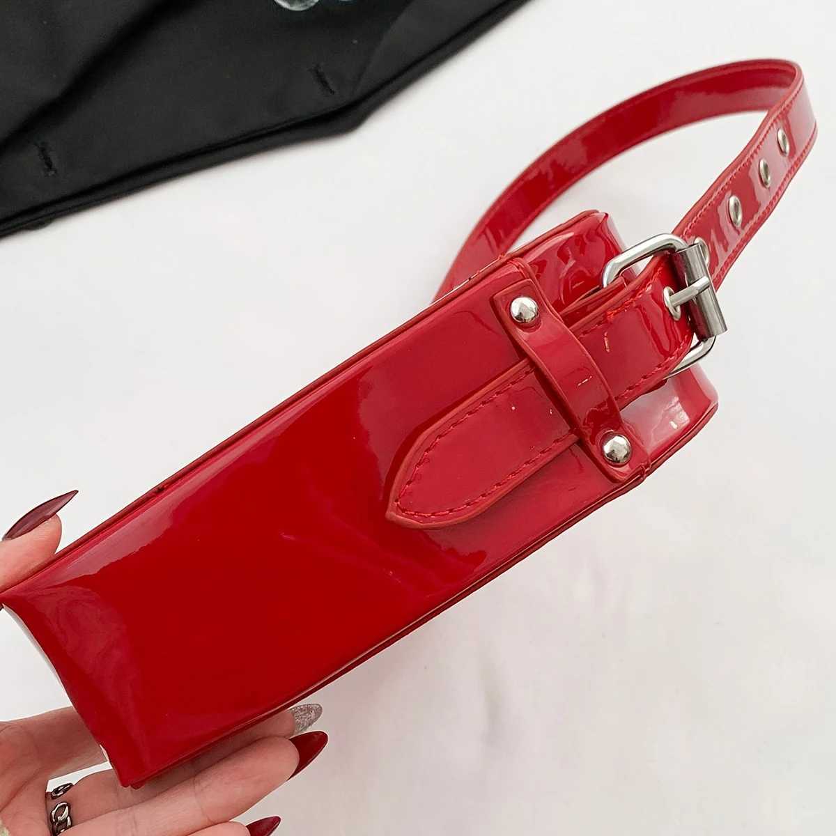 Y2K style trend personality heartshaped shoulder bag simple solid color adjustable shoulder strap handbag fashion underarm bag Z251018