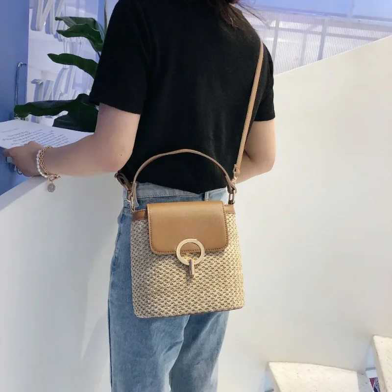 Beach Vacation Woven Womens Bag 2025 New Fashion Trend Korean Version Versatile Fashion Handheld Crossbody Bucket BagXJ251021