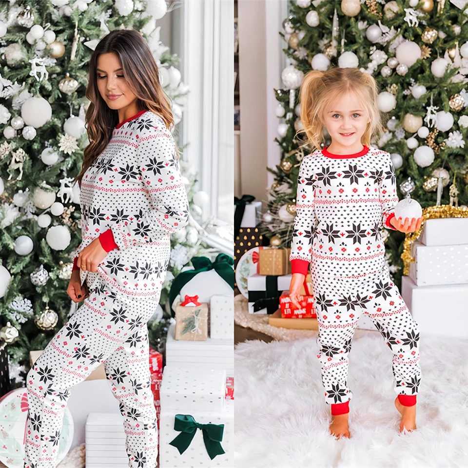 Family Matching Christmas Pajamas Vintage Christmas Elk Print Mother Kids Baby Pijama Childrens loungewear Womens Pajama Set L2510213DB4