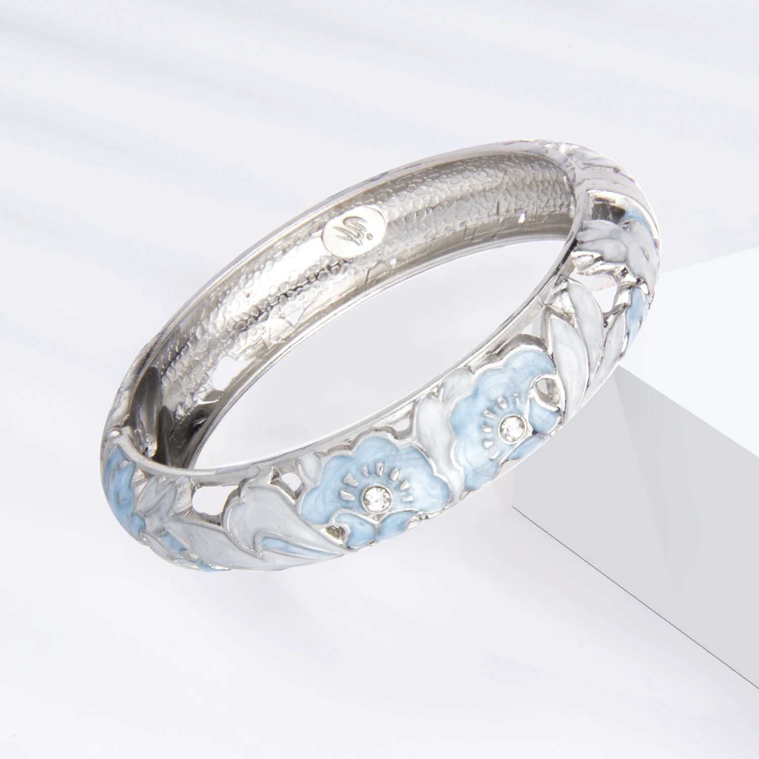 Hollow Bracelet For Women Bangle On Hand Enamel Hawaiian India Cloisonne African Jewelry Womens Hand Bracelets Designer Gifts J251021