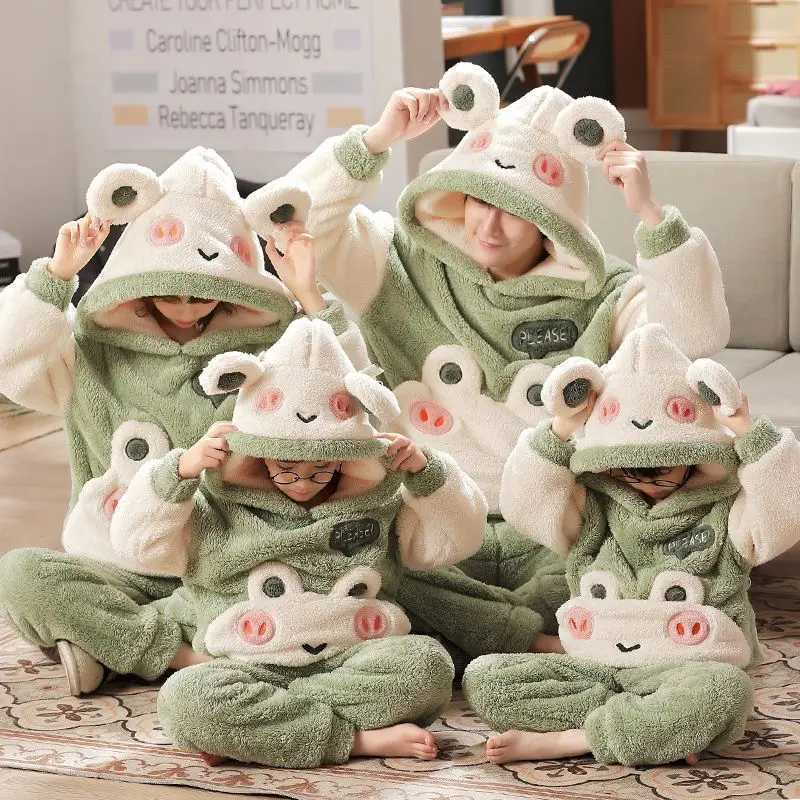 Winter Family Pajamas Set Long Sleeve Hooded Christmas Warm Sleepwear Panda Animals Flannel Pijamas Mother Dad Kids Home Clothes L251021XRZ3