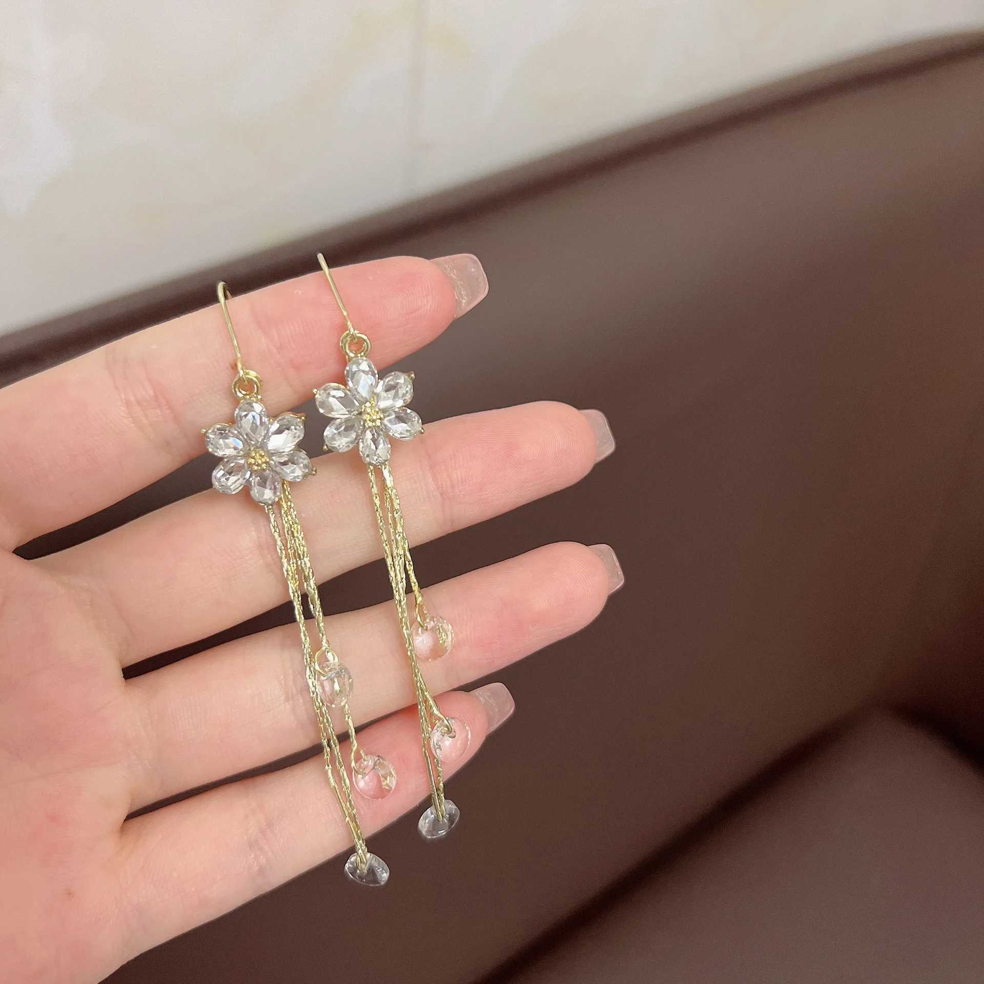Luxury Shiny Zircon Flower Drop Earrings for Women Temperament Long Tassel Ear Line Crystal Earring Girls Party Wedding Jewelry J251021