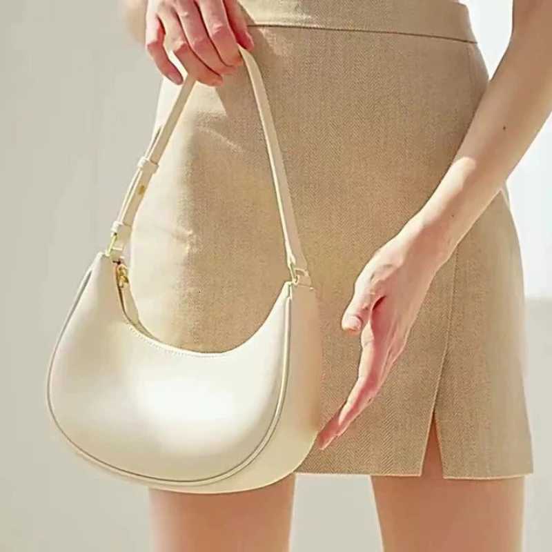 Small Bag Female 2025 New Fashion Hot Style AllMatch French Niche Highend Puzzle Crescent Shoulder Trendy Retro VintageXJ251021