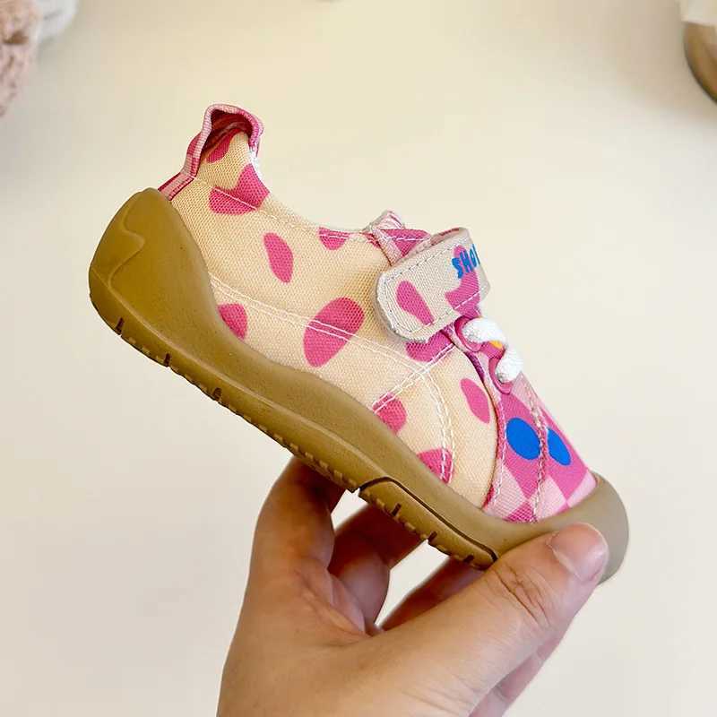 Cartoon 3D Cat Girl 2025 Spring and Autumn New Style Childrens Soft Bottom Non tiring Foot Boys Baby Canvas Shoes C251021