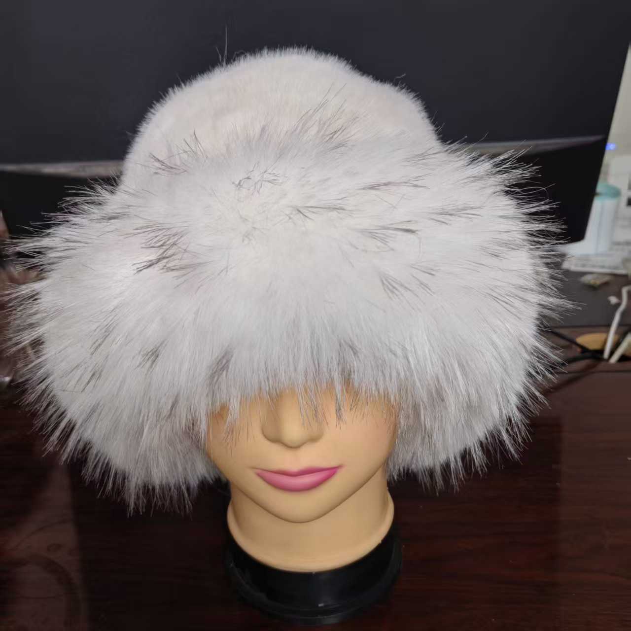 2025 New Faux Fox Fur Warm Fashion Fisherman Hat Slimming Fluffy Hat Fur H251020