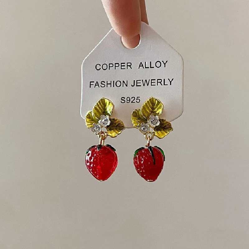 Cute Simulation Red Strawberry Dangle Earring New Fruit Strawberry Earring Female Sweet Girl for Women Party Jewelry Gifts J251021