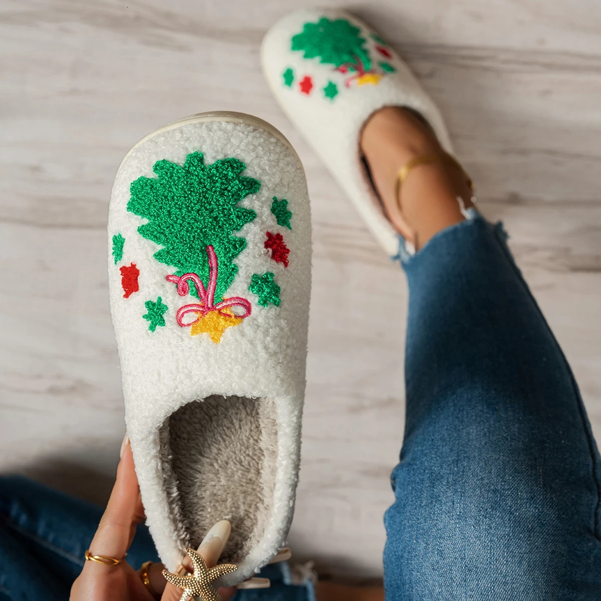 Christmas Tree Embroidery Pattern Winter Bedroom Cute Womens Slippers Cartoon Indoor Soft Casual Warm Cosy Plush Home Shoes 251021