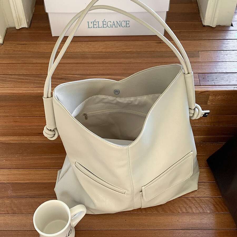 Large Capacity Tote Women, Fashionable Commuter Bag, High-End Niche PU Soft Leather Handbag And Shoulder Bag For Women B5