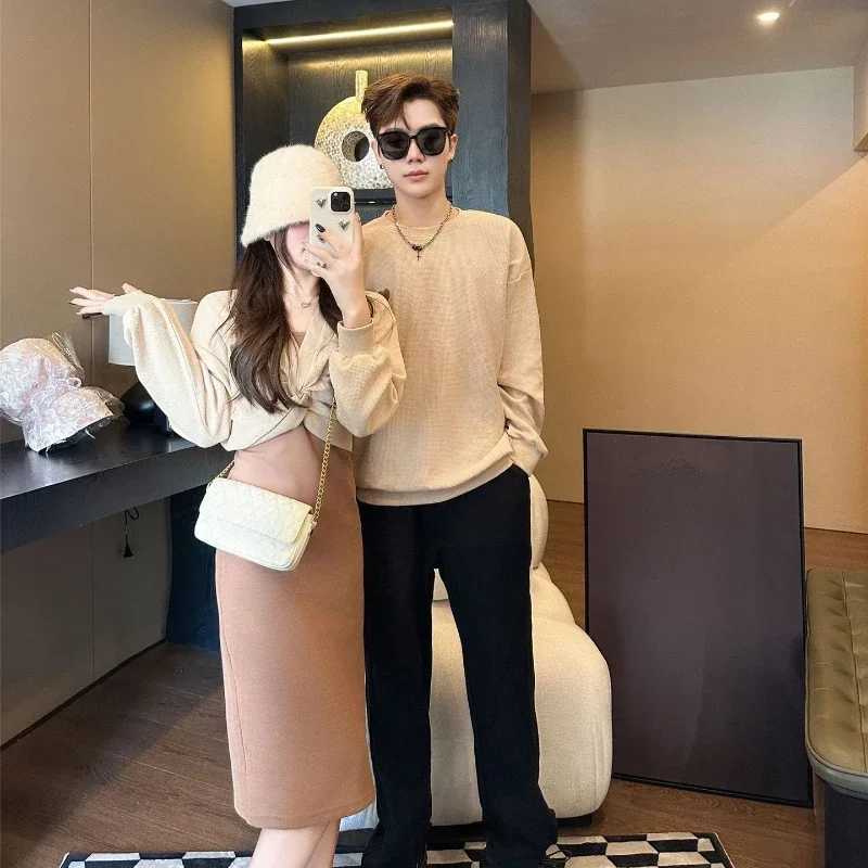 Family Clothes Korean Mom Daughter Girl Dress Sets Dad Son Child Matching Sweatshirts Baby Romper Women Dresses Outfits Couple L251021UP07