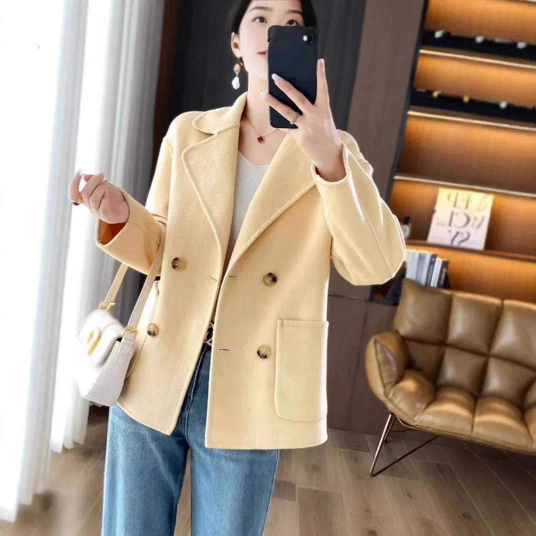 Womens Woolen Coat Short Loose Fit Autumn Winter Fashion Trend Lapel Jacket Small Size Outerwear AntiSeason Suit Style 251021