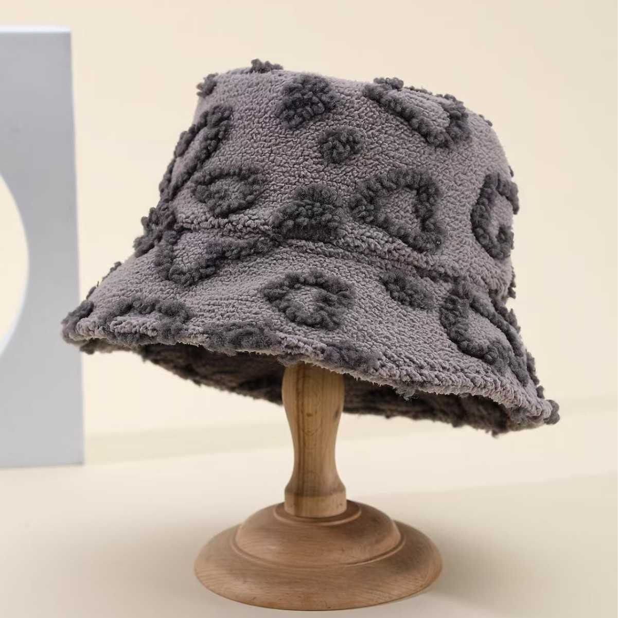 New Heartshaped Plush Fisherman Hat with Print Unisex Thickened Warm Versatile Hat H251020