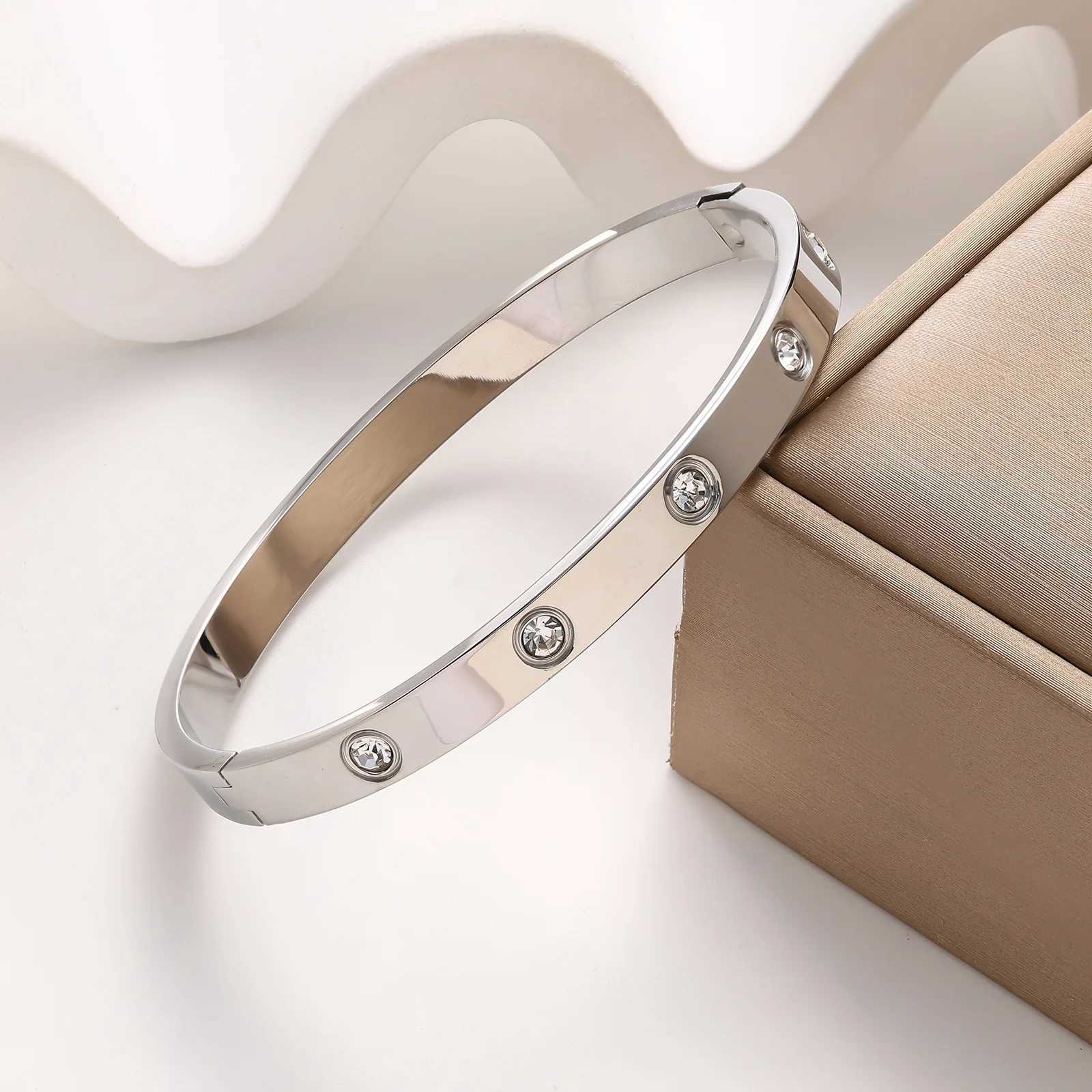 Luxcury Trendy Accessory Choice Shimmering Cubic Zirconia Adorned Bracelet Suitable For Teenage Girls