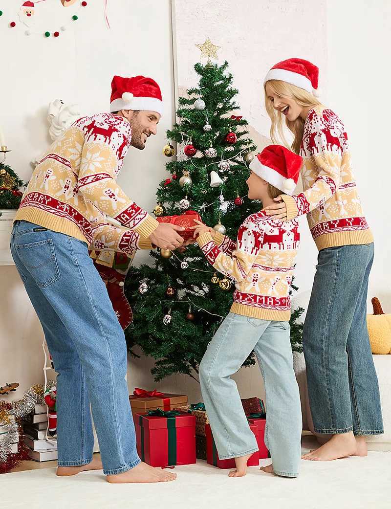 2025 Winter Mom Dad Kids Matching Outfit Christmas Sweater Full Sleeve Warm Soft Knitwear Elk Print Cute Jumper Xmas Family Look L251021HELF