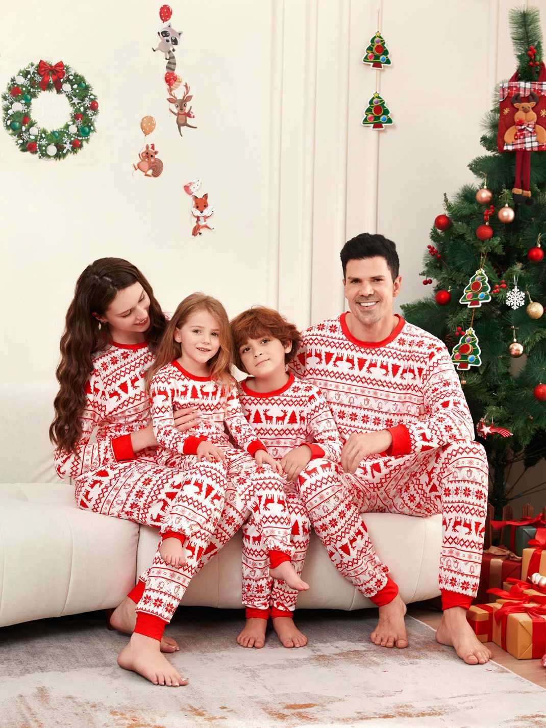Christmas Family Matching Outfits Mom Dad Kids 2 Pieces Pajamas Set Baby Casual Loose Sleepwear Xmas Family Look Pyjamas L251021E8VB