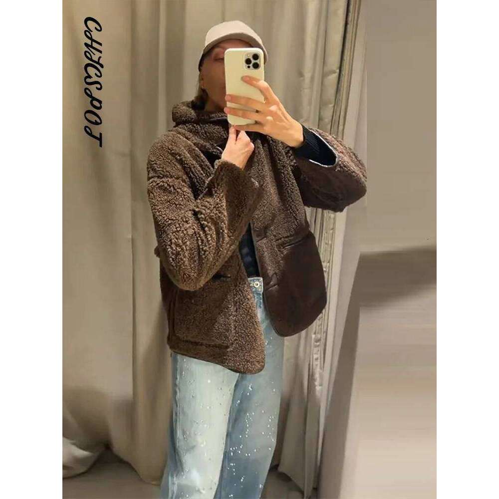 Women's Bomber Jacket Lapel Single Breasted Faux Fur Leather Reversible Winter Coat Fashion Lady Pocket Designer Loose Outerwear