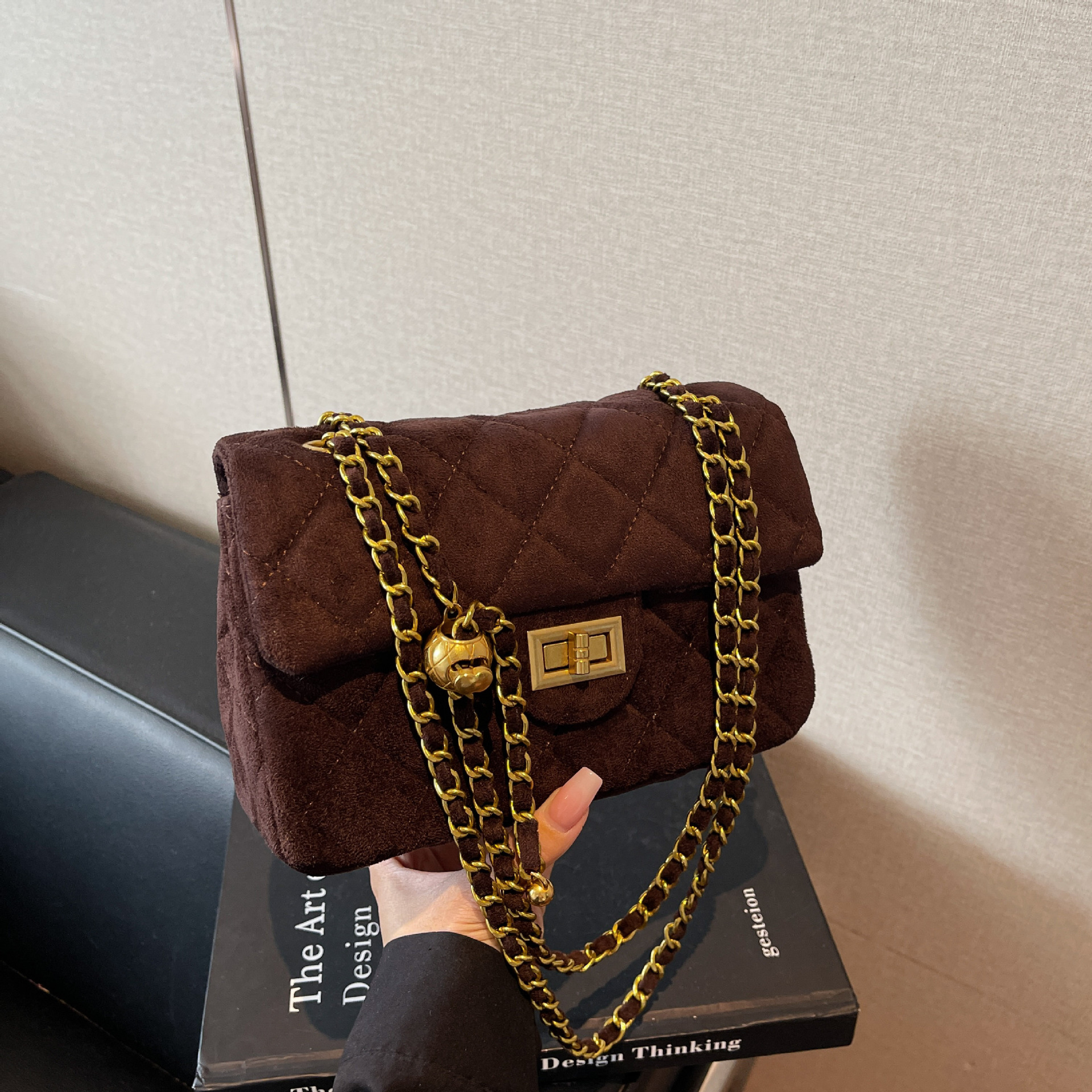 Designer bag 2025 hot fashionable versatile commuter flap bag with diamond lattice underarm shoulder bag for woman black coffee khaki brown