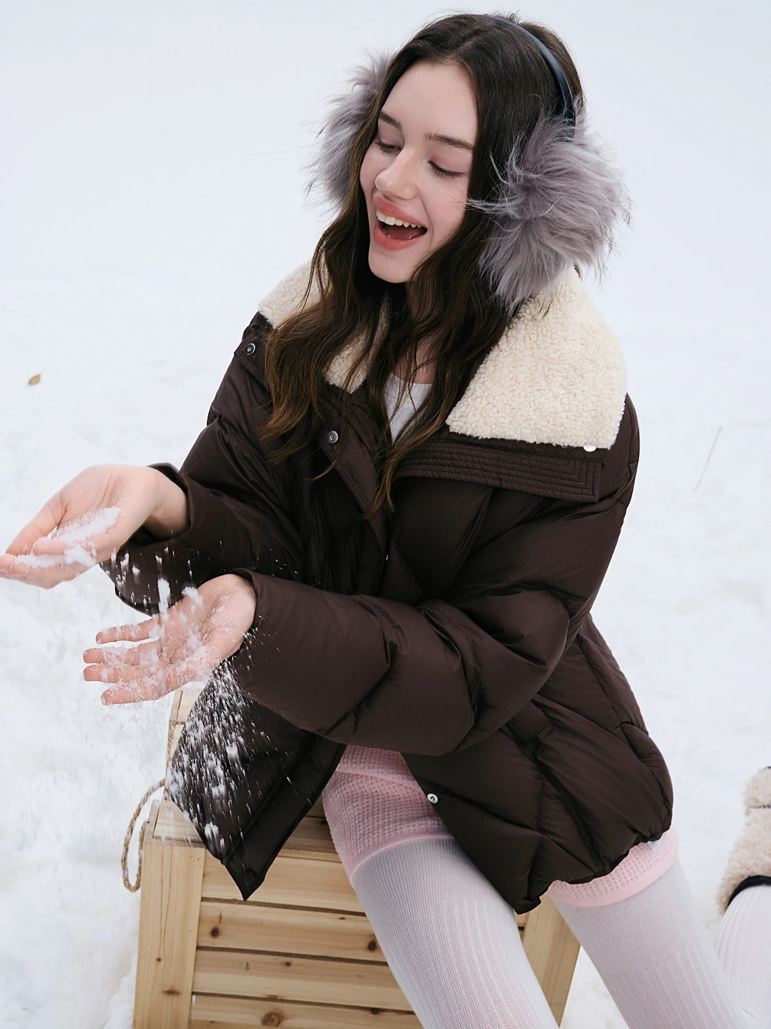 DUSHU Furry Lapel Quilted White Duck Down Coats Women Casual Daily Retro Simple Loose Short Warm Coat Contrast Color Girlish BF 251017