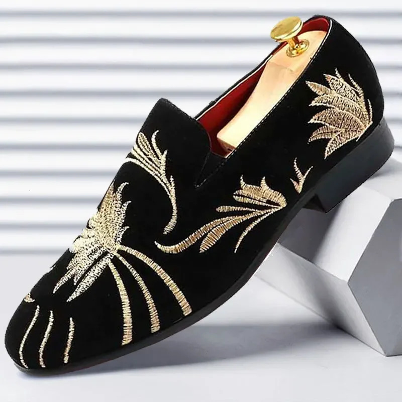 Men Suede Leather Shoes Embroidery Men Loafers High Quality Moccasins Party Wedding Shoes Men Flats 3848 251021