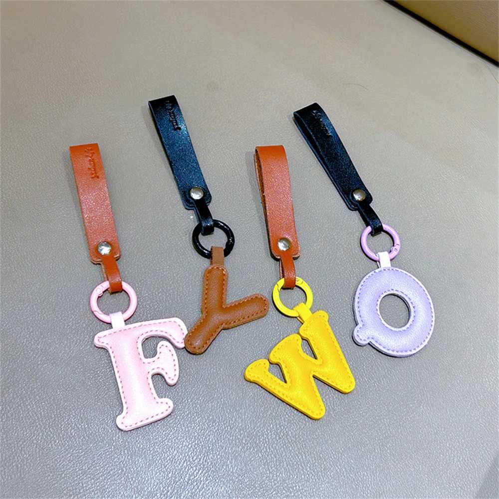 PU Leather 26 Letter Keychain Simple AZ Initials Keyring for Women Unisex Bag Car Phone Pendant Luggage Lanyard Accessories W251021