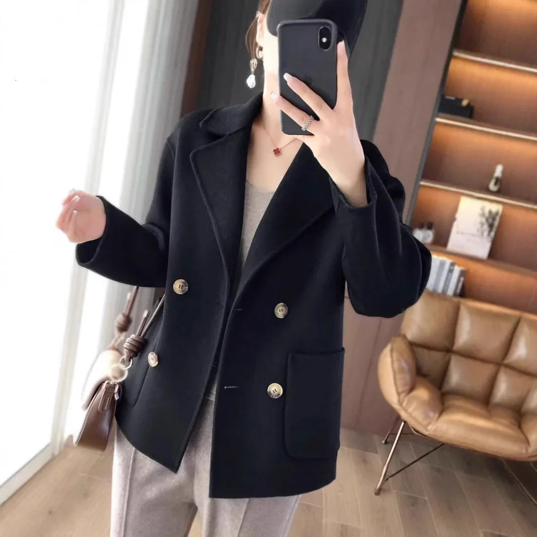 Womens Woolen Coat Short Loose Fit Autumn Winter Fashion Trend Lapel Jacket Small Size Outerwear AntiSeason Suit Style 251021