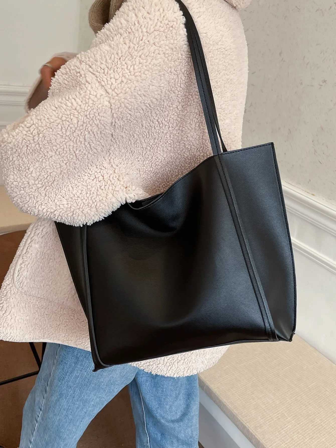 Lightweight Minimalist Shoulder Bag for Girls and WhiteCollar Workers in Business Casual StyleXJ251021