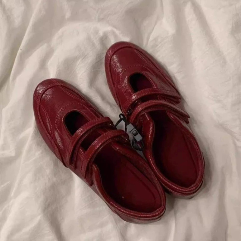 Vintage French Woman Shoe Spring Round Flat Shoes Fashion Mary Jane Shoes Versatile Women Casual Shoes Anti Slip Ballet Shoe 251021