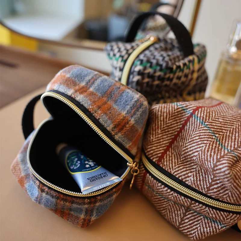 Geometric Cube Bag Metal Zipper Handle Fabric Brushed Creative Twill Square Wave Pattern Storage Bag Small Cosmetic bagW251021