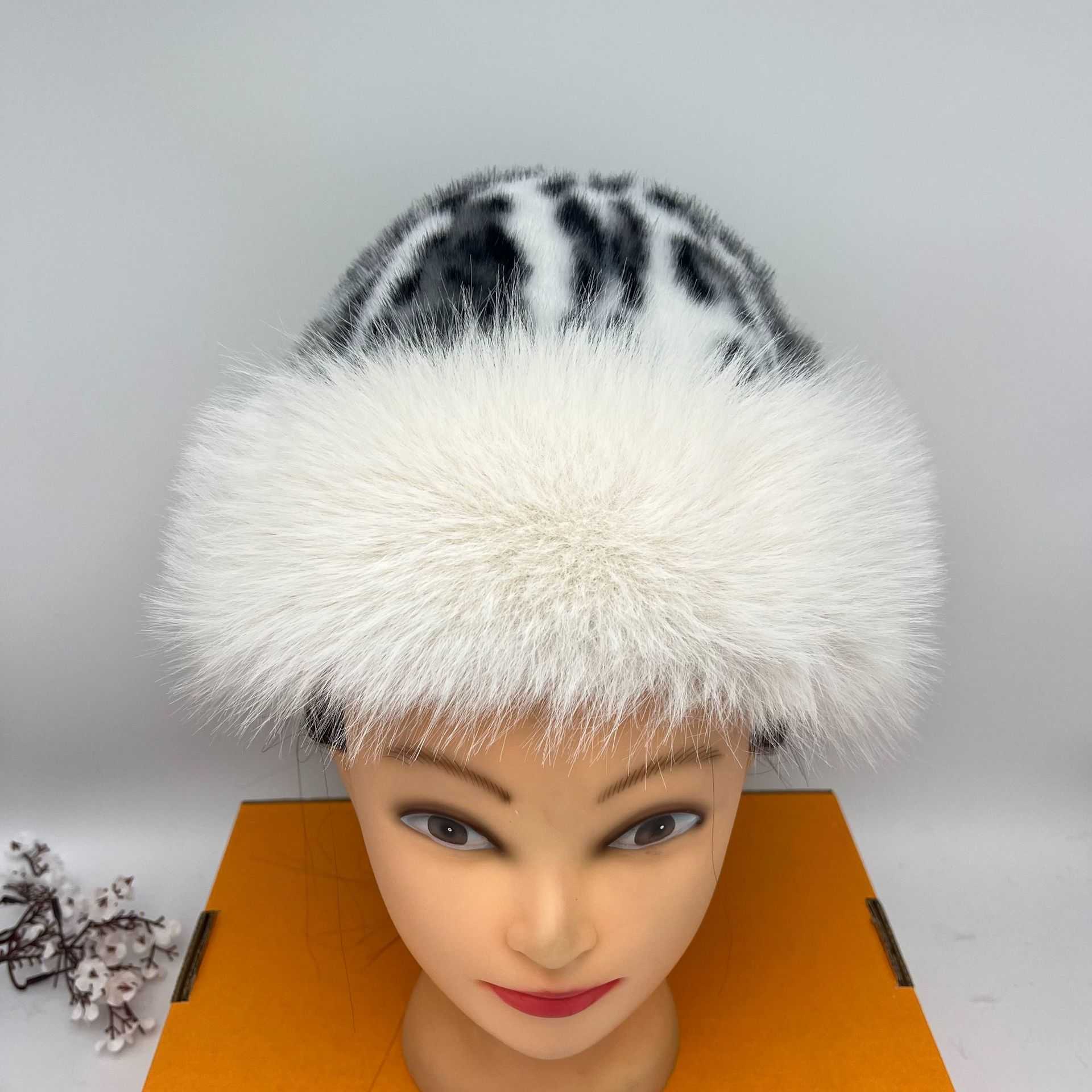 Vintage Plush Hat Hat Autumn Winter Ear Protection Hat Fashion Versatile Bucket Hat Warm Plush Fisherman Hat Faux Fur H251020