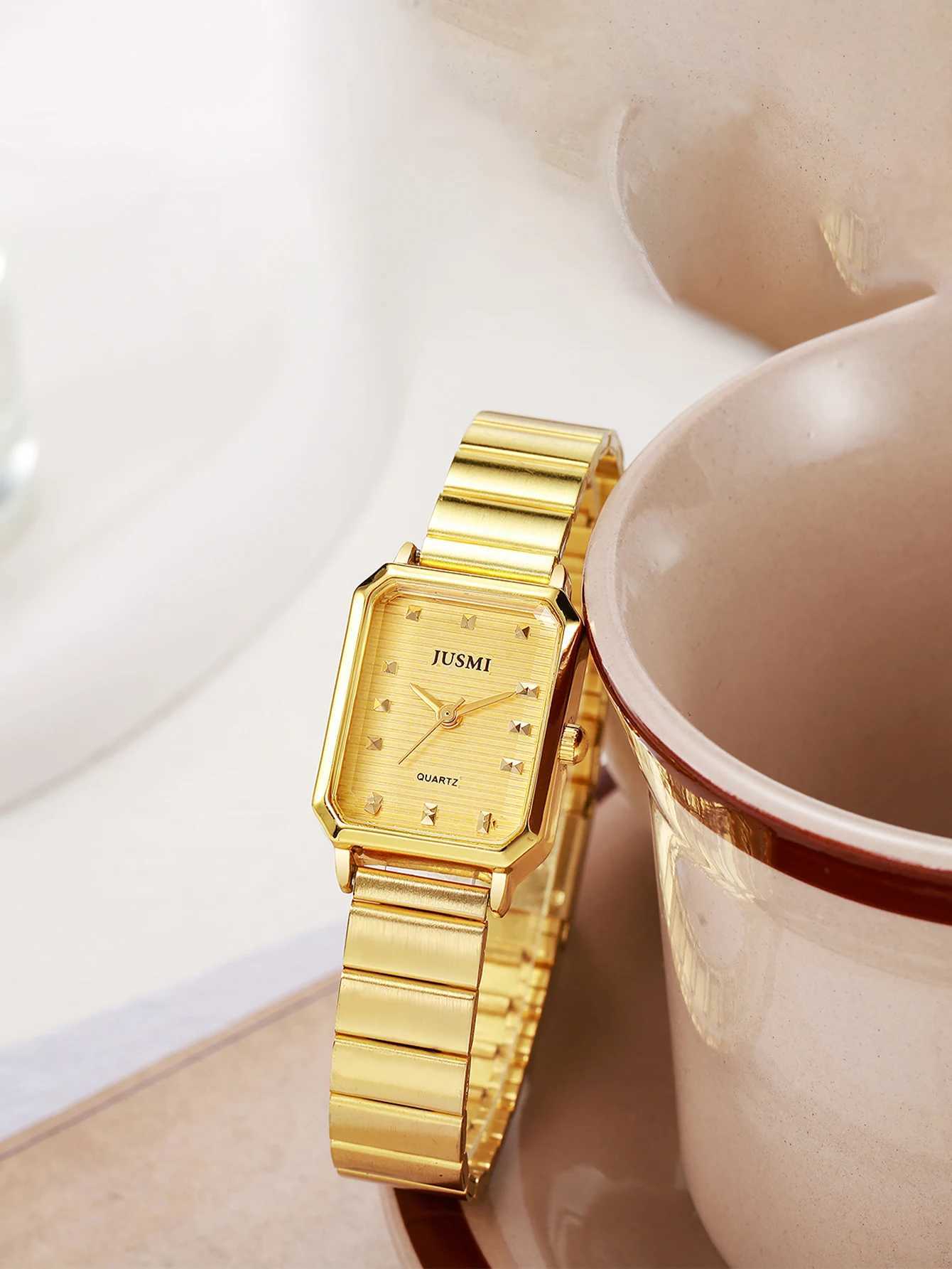 Fashion luxury exquisite alloy material Womens quartz suitable for Christmas Halloween holiday giftXJ251021