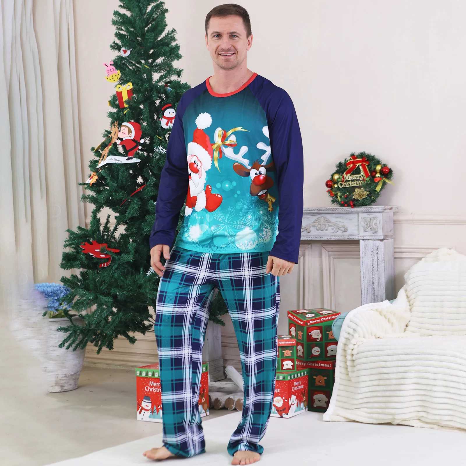 2025 New SantaDeer Print Family Christmas Pajamas Loose Cute 2 Pieces Suit Sleepwear Mom Dad Kids Matching Clothing Baby Romper L2510214428