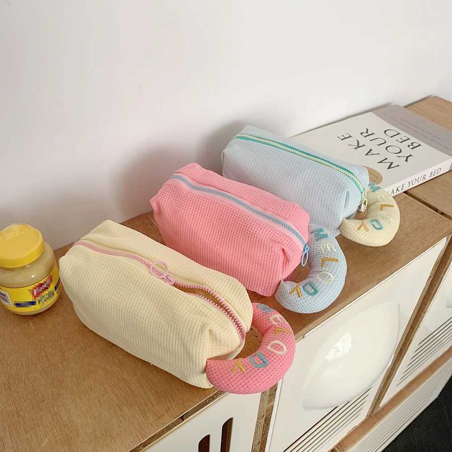 Cream Color Portable Cosmetics Storage Bag Large Capacity Makeup Bag Cute Stationery Storage Bag Suitable for Daily NecessitiesW251021