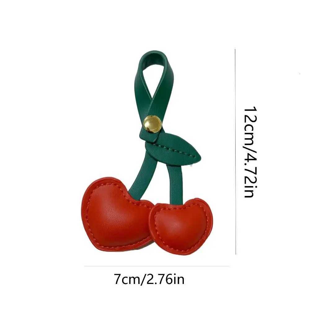 Trendy PU Leather Keychain Love Cartoon PU Leather Hanger Fashion Car Keyring Bag Pendant Men W251021