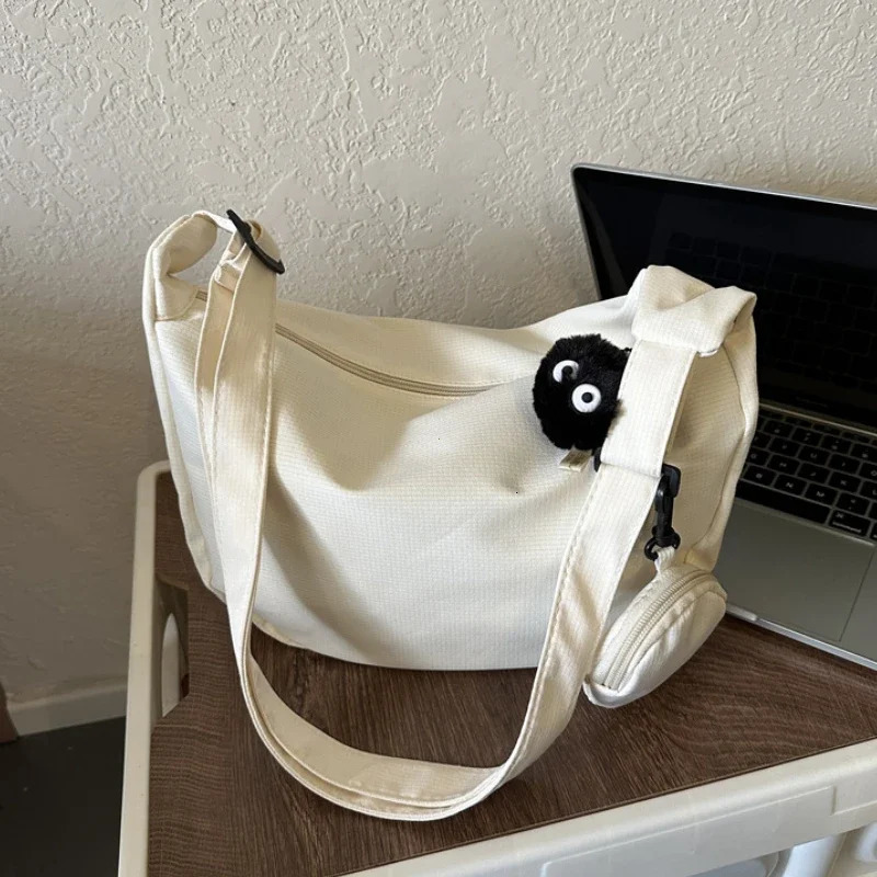 Womens Canvas Shoulder Bag Large Capacity Crossbody Chest Bag Casual Half Moon Belt Messenger Bags Student Commute Dumpling Bag 251021