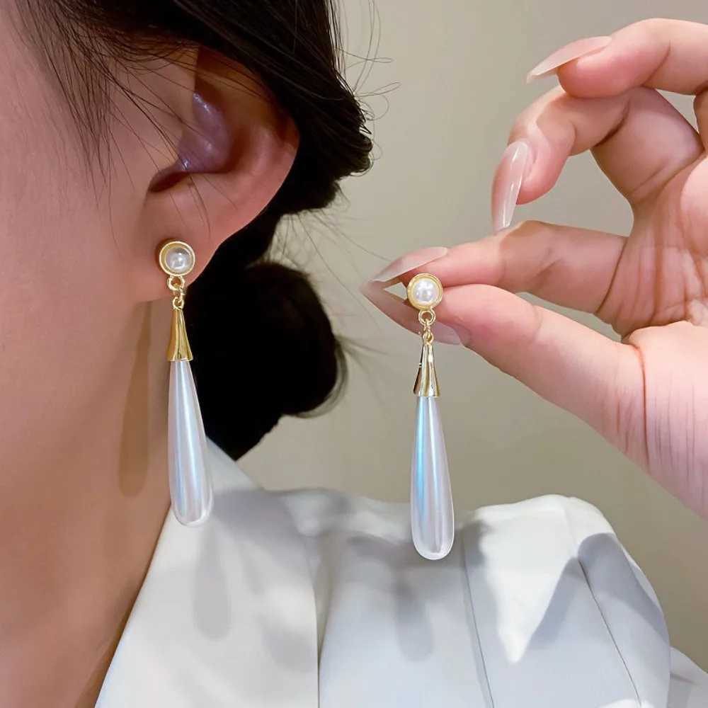 Long Hanging Earrings for Women Girl Imitation Pearl Water Drop Pendant Exaggerated Dangle Earrings Elegant Wedding Ear Jewelry J251021