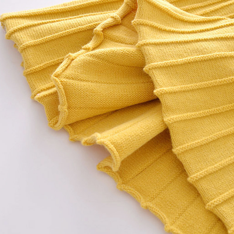 New European and American autumn and winter girl baby Snow White knitted designer set, children's fashion sweater pleated skirt two-piece set