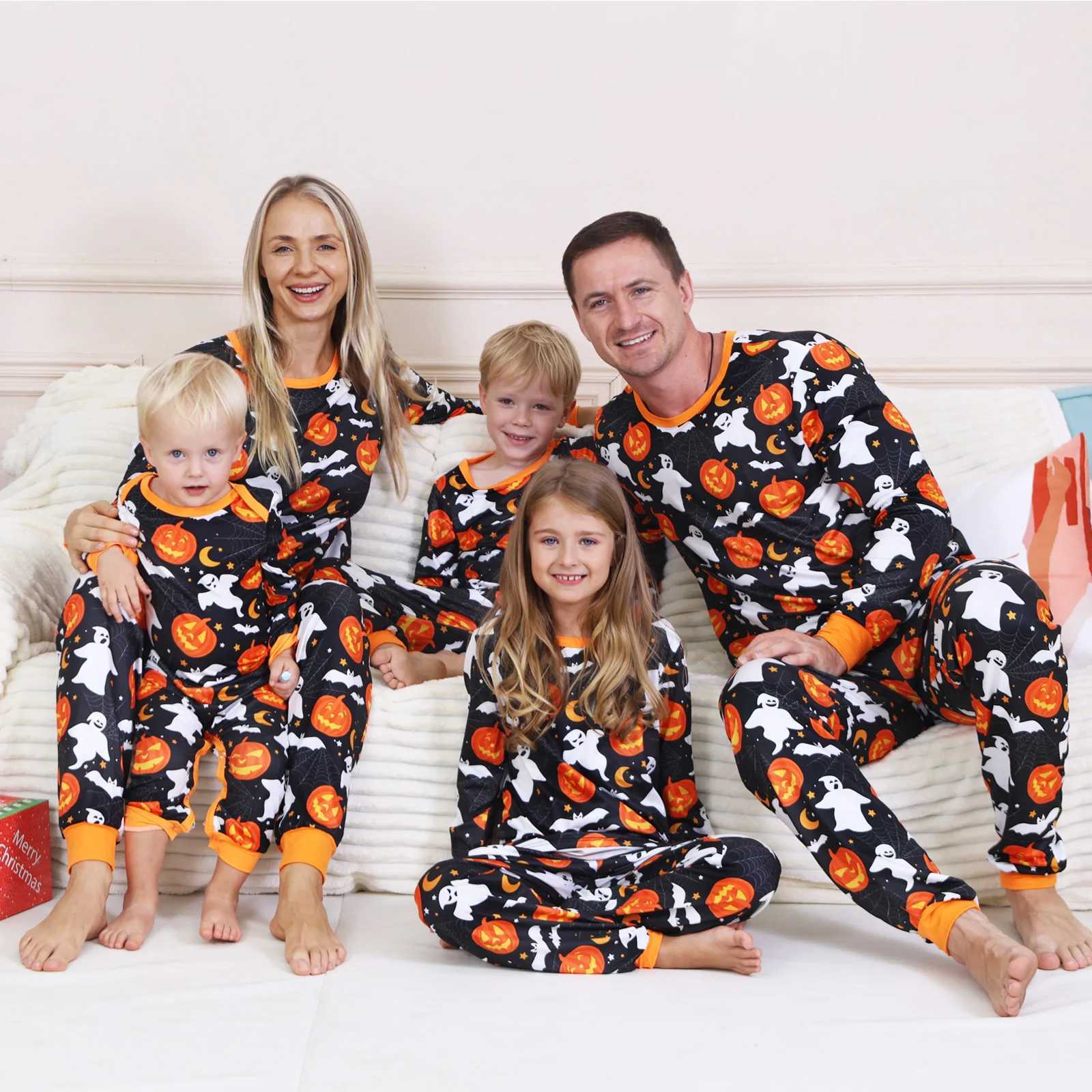 2025 Halloween Pajamas Family Matching Clothes Mother Kids Baby Pyjamas Set Look Sleepwear Mother And Daughter Father Son Outfit L2510216FLV