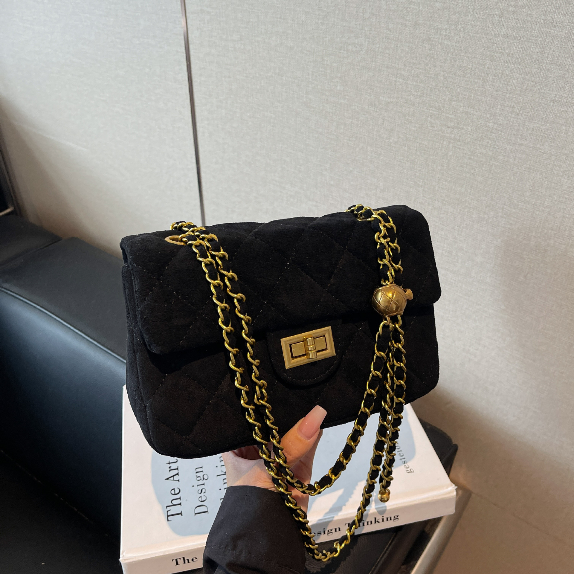 Designer bag 2025 hot fashionable versatile commuter flap bag with diamond lattice underarm shoulder bag for woman black coffee khaki brown