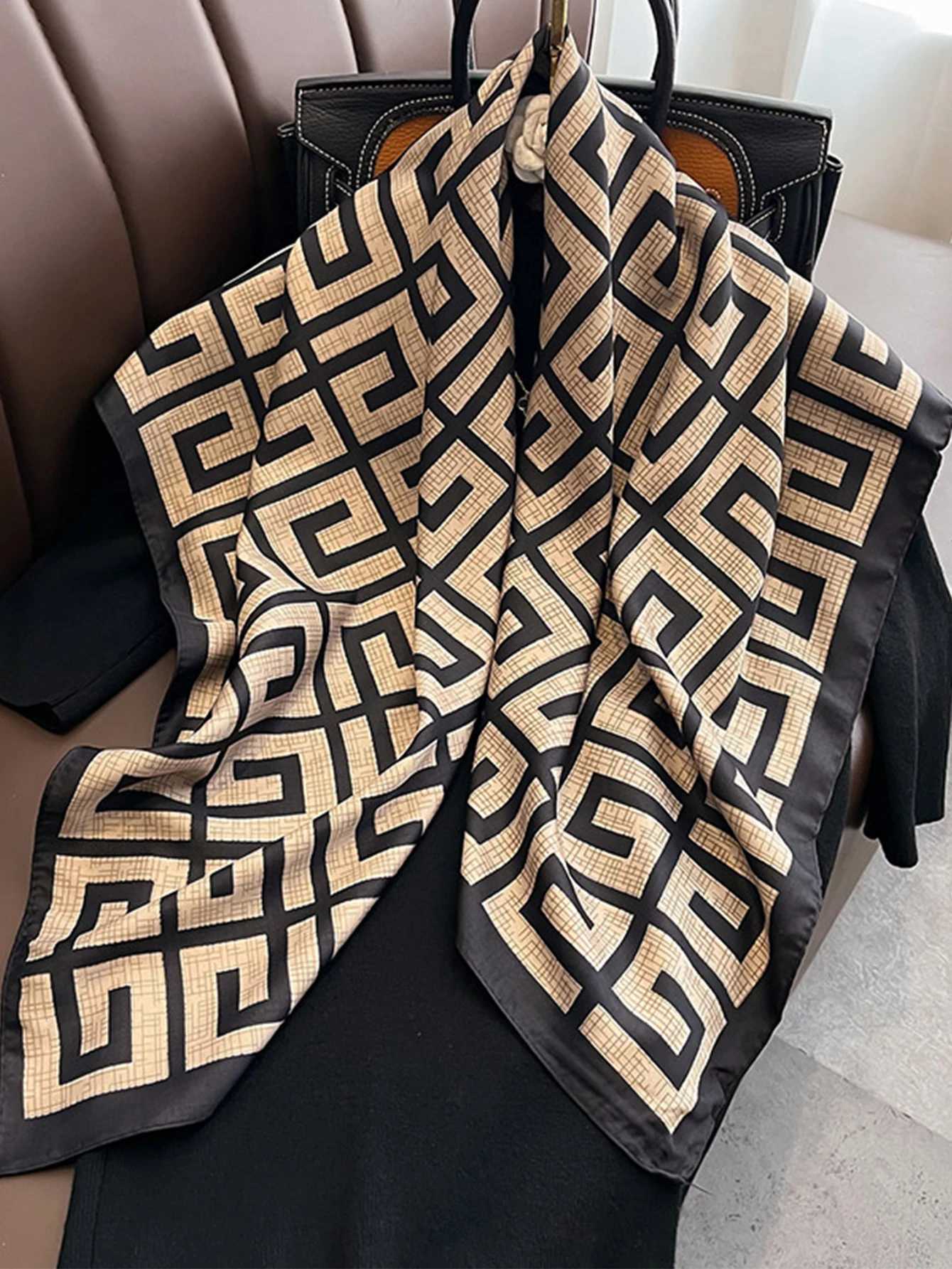 9090cm Luxury Brand Square Silk Scarves Wen Hijab Shawls Fashion Print Kerchi Fme Scarf Foard Bandana Beach PareoW251021