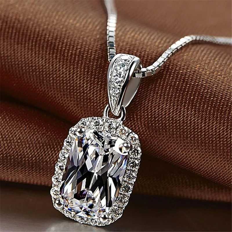 Huitan Luxury Elegant Ladys Cubic Zirconia Pendant Necklace WhiteGreenPurplePink Colors Fashion Wedding Eternity Jewelry Hot11 D2510211