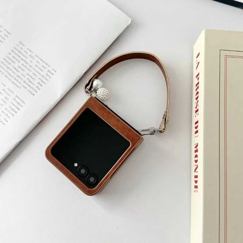 Wrist Strap Alligator Pattern PU Leather Phone Case for Razr 60 Pro 50 Ultra Moto Razr 60 50 Shockproof Cover J251114